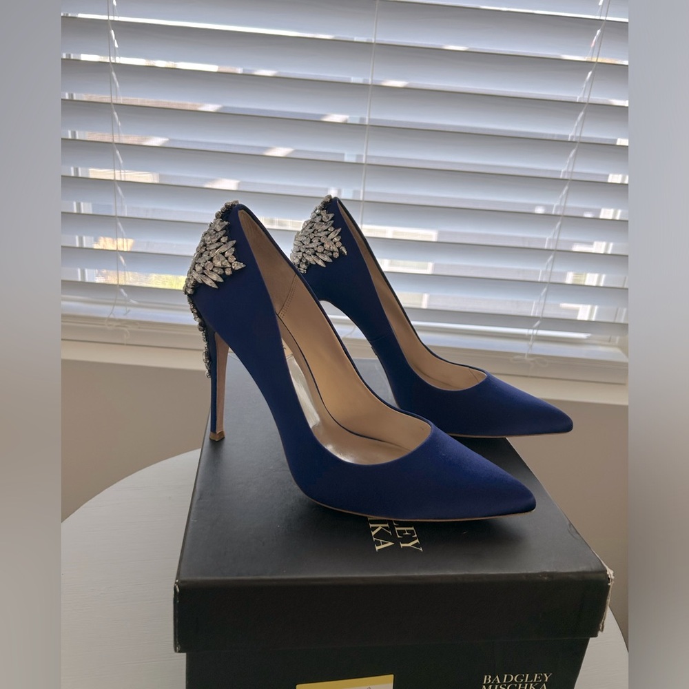 BADGLEY MISCHKA women’s Indigo satin jeweled pump